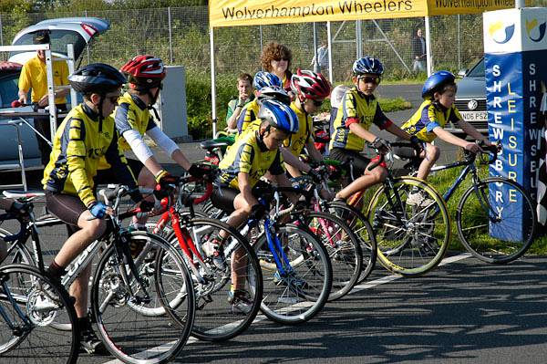 Youth racing at Sundorne, 19 September 2009