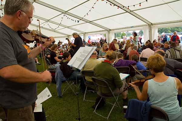 Beginners session, Shrewsbury Folk Festival